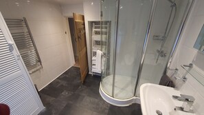 House, 2 Bedrooms, Patio, Garden View | Bathroom