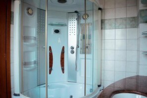 Free toiletries, hair dryer, towels
