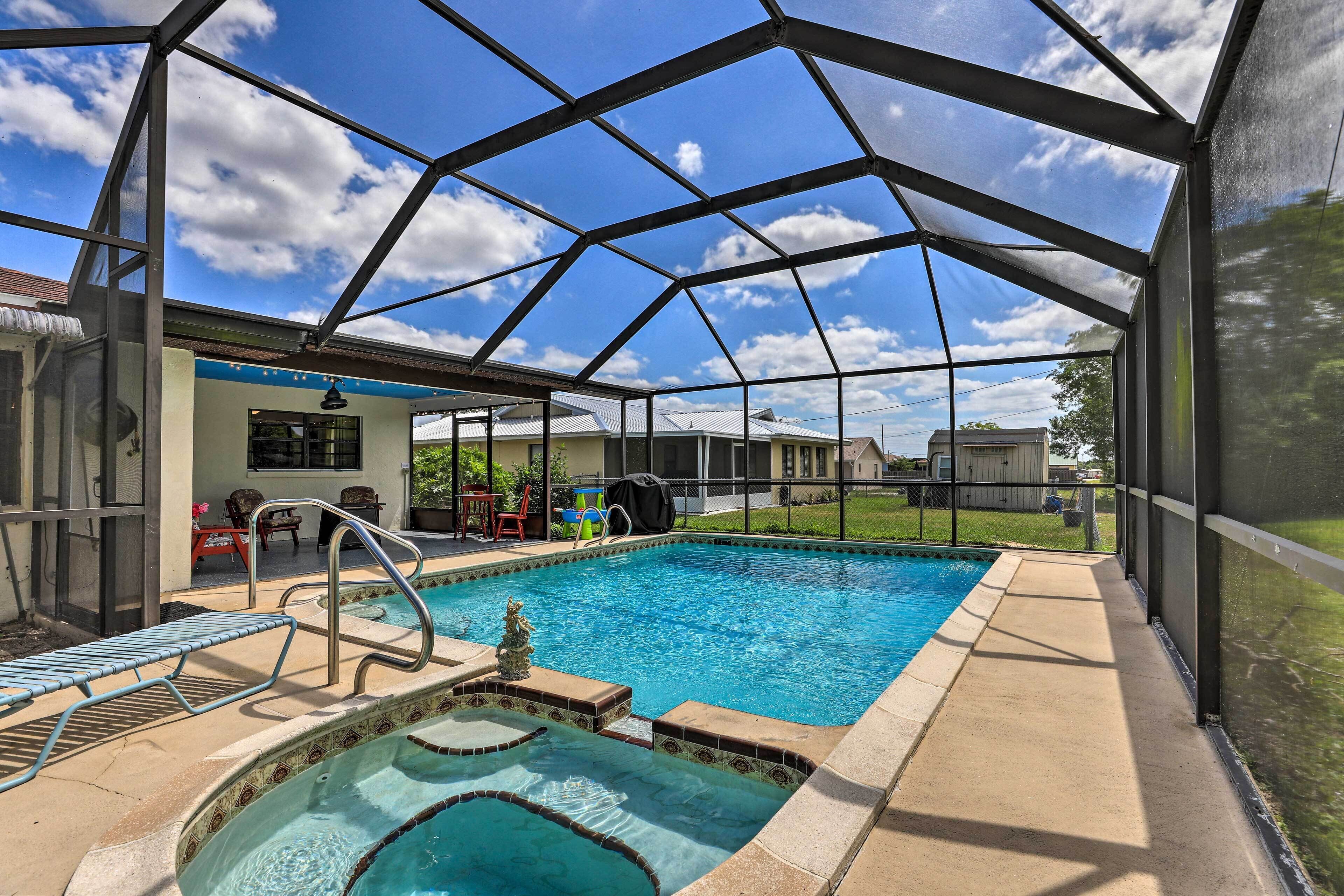 Spacious Sebring Getaway w/Solar Panel Pool, Gas Fire Pit & Grill!
