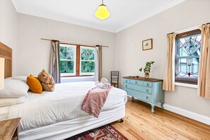 2 habitaciones, escritorio, wifi y ropa de cama 