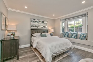 3 bedrooms, iron/ironing board, free WiFi, bed sheets - STUNNING in Santa Barbara 3 Bed/ 2 Bath 7 DAYS MIN SHORT TERM WELCOMED (Santa Barbara)