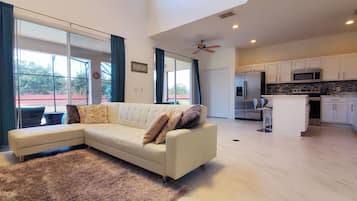 Smart TV, videojuegos, tenis de mesa y libros