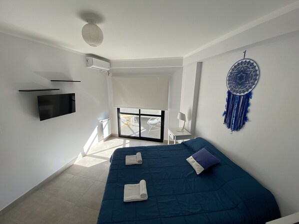 1 chambre, fer et planche à repasser, Wi-Fi, draps fournis