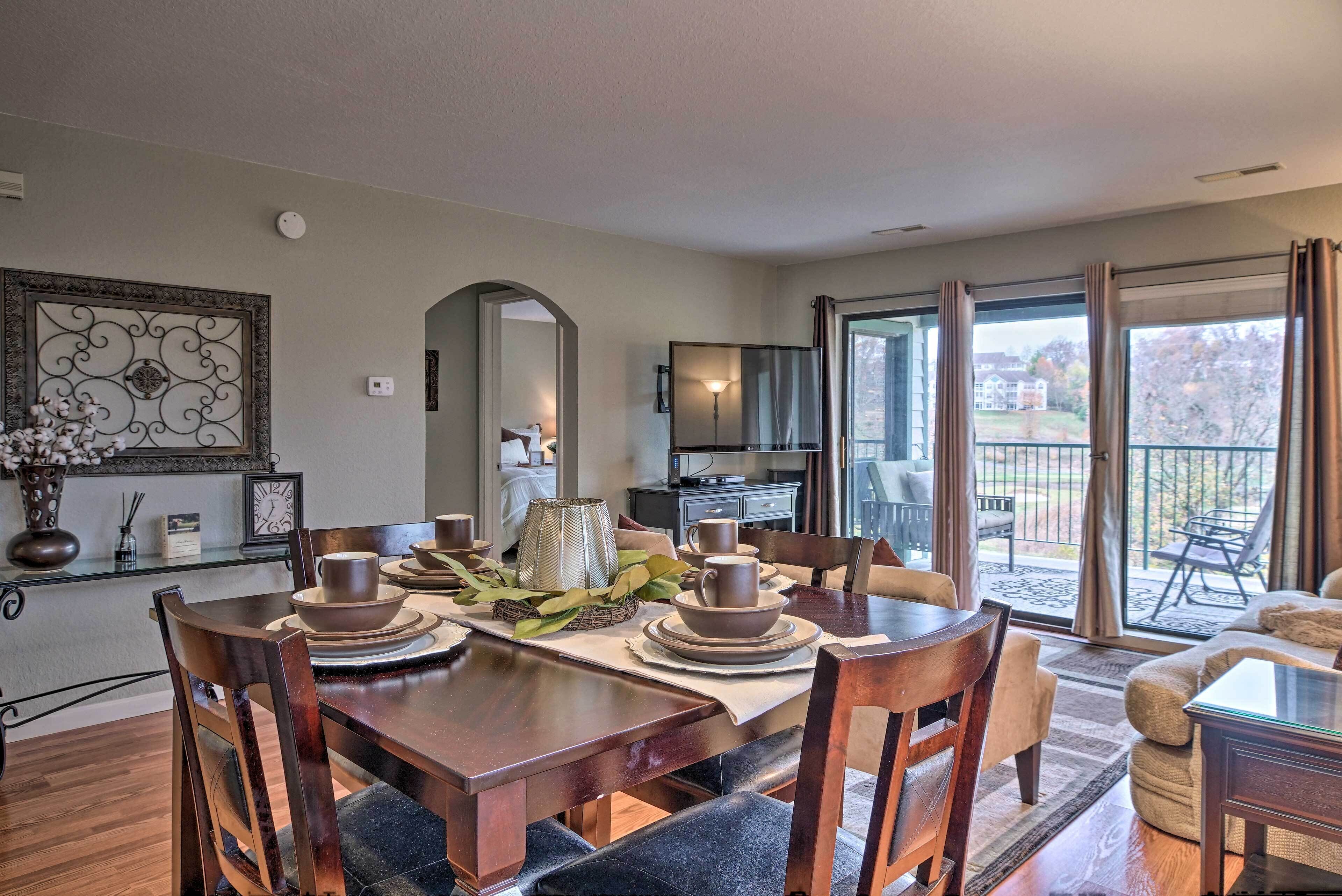 Condo Amidst Branson Action w/ Pool Access & Golf!
