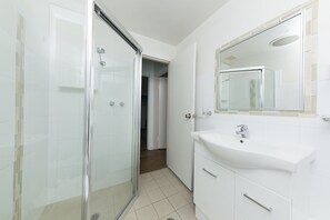 Departamento | Baño | Tina y regadera independientes 