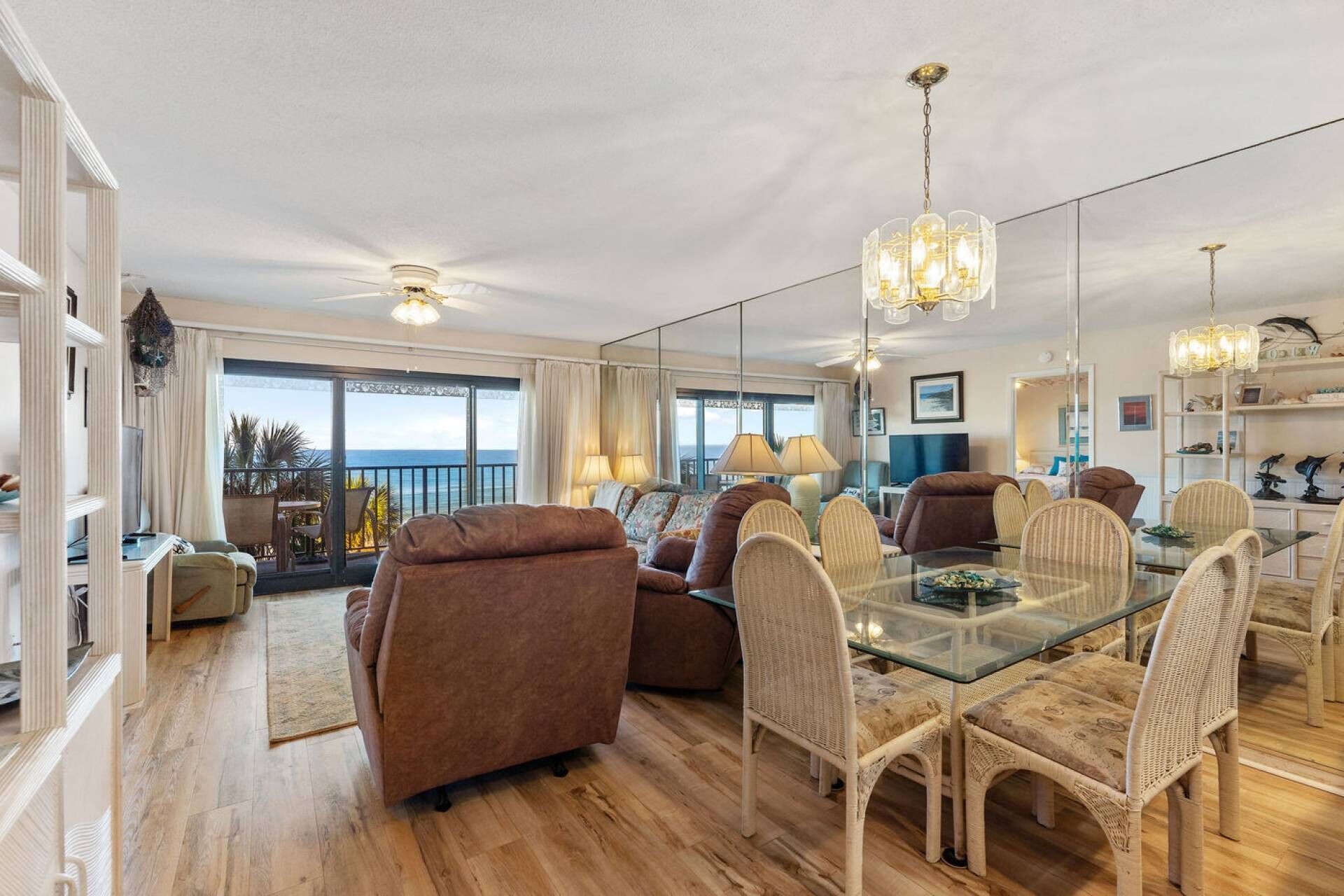Beachfront Condo, Gulf Views - 3rd FL, Free Beach Chair Service, Summer Resort, Pool, Free WiFi