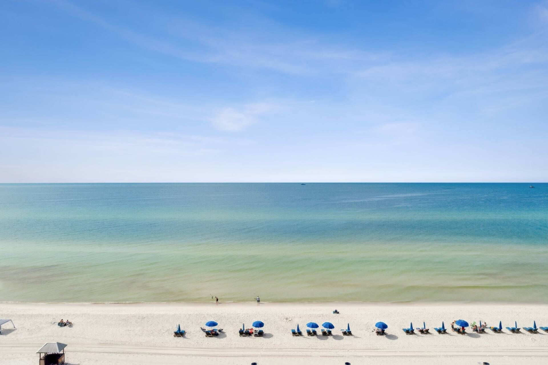 ビーチ、モーターボート