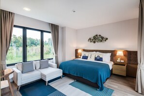 เอ็กซ์คลูซีฟวิลล่า, 3 ห้องนอน | มินิบาร์ฟรีบางอย่าง, ตู้นิรภัยในห้องพัก, โต๊ะทำงาน