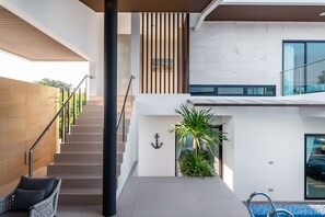 Exclusive-Villa, 3 Schlafzimmer | Minibar (mit einigen kostenlosen Artikeln), Zimmersafe, Schreibtisch