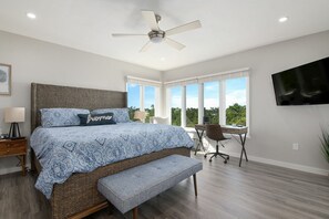 2 bedrooms, iron/ironing board, WiFi, bed sheets - ⚓The Tree House! Beautiful townhome in Longboat Key with great amenities surrounded by nature!⚓ (Longboat Key)