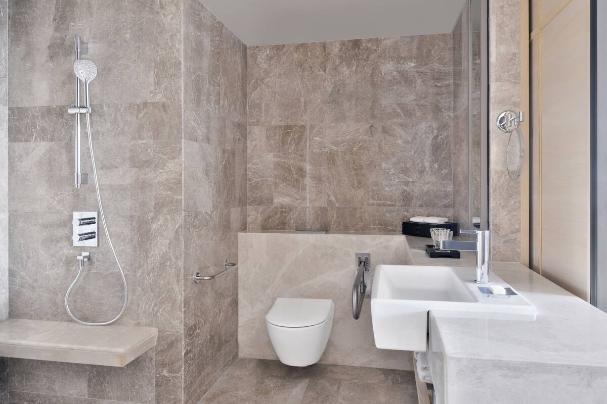 shower, rainfall showerhead, free toiletries, hair dryer