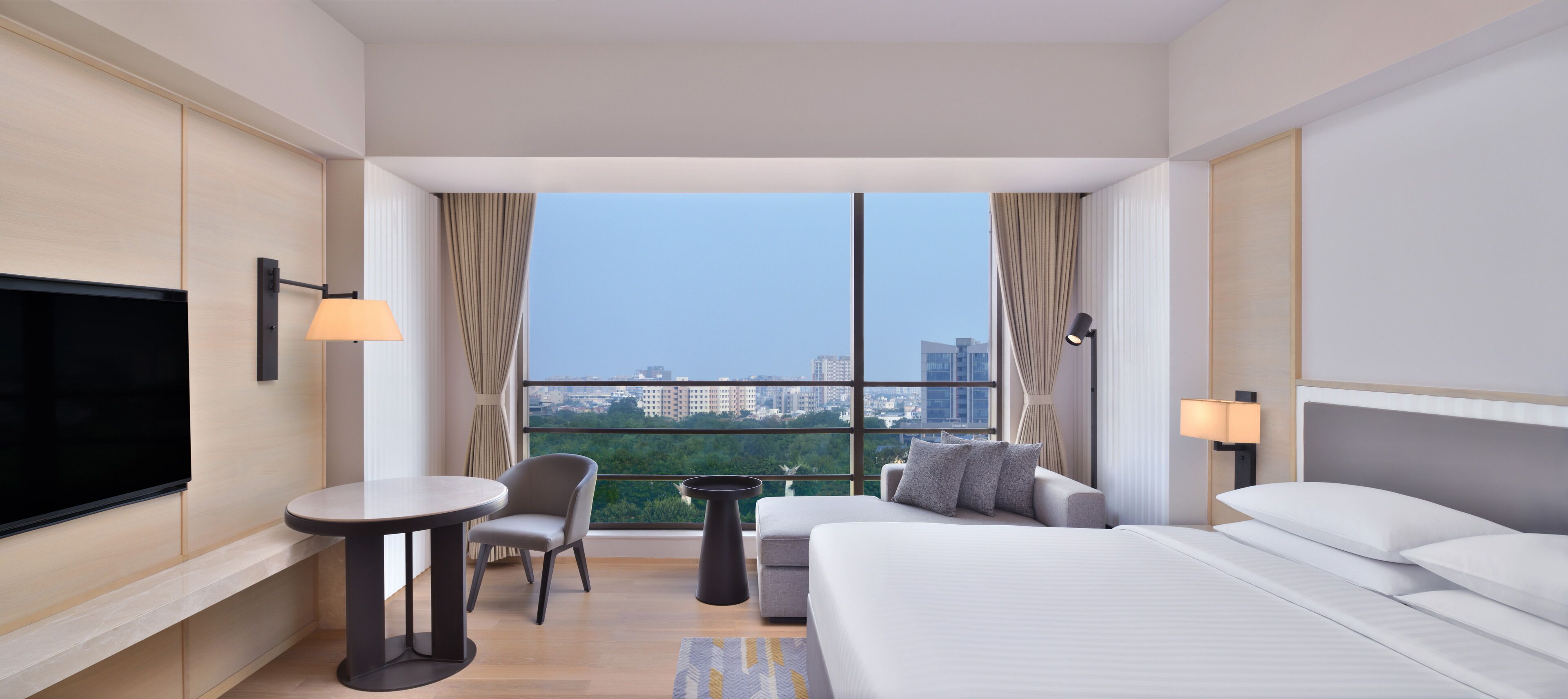 智能电视、iPod 基座