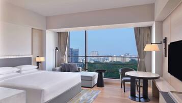 Luxe beddengoed, donsdekens, een minibar, een kluis op de kamer