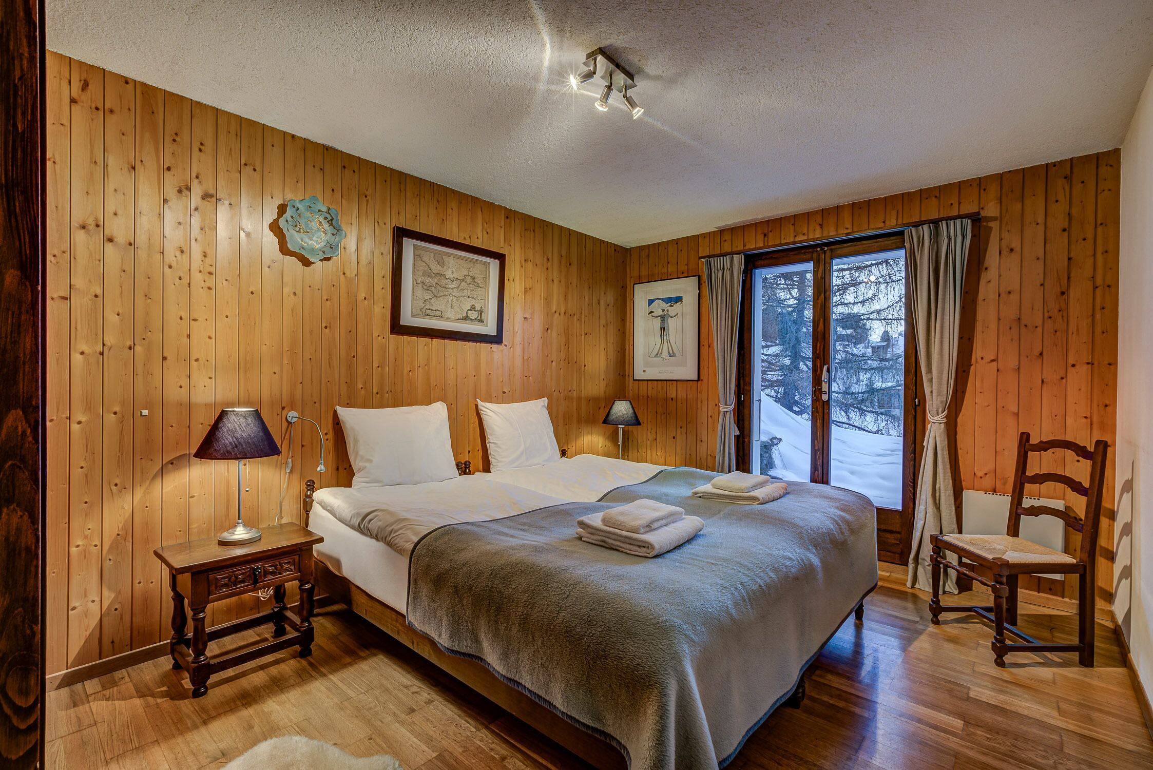 4 chambres, fer et planche à repasser, Wi-Fi, draps fournis