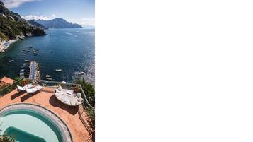 Utomhuspool och uppvärmd pool