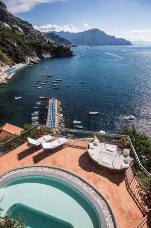 Outdoor pool, a heated pool - Villa Oriana Private Pool Villa, 35 Meters from the beach, stunning views. (Conca dei Marini)