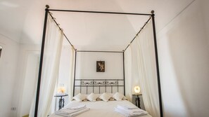 4 Schlafzimmer, Zimmersafe, Bügeleisen/Bügelbrett, kostenloses WLAN