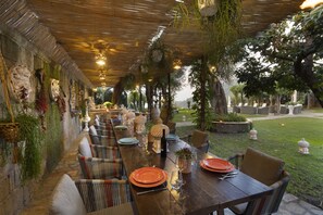 Outdoor dining - La rosa, Luxury villa private pool Equipped With Conforts, wide garden,parking (Sorrento)