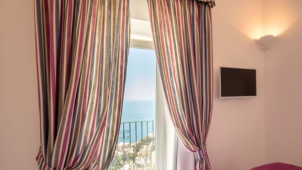 5 sovrum, värdeförvaringsskåp på rummet och strykjärn/strykbräda