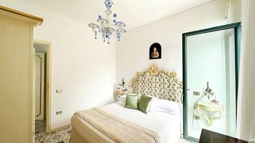 6 bedrooms, in-room safe, iron/ironing board, WiFi