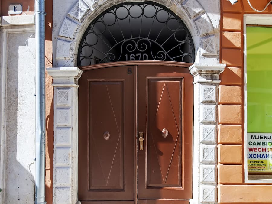 Fachada de la propiedad