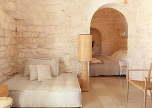 6 bedrooms, in-room safe, iron/ironing board, WiFi - Trullo l'oasi, Peacefull Pool Trullo in Apulia, wide outdoor spaces, bbq,parking (Ceglie Messapico)