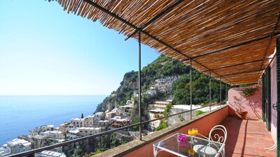 Petali di rosa, Villa in Positano close to the beach and centre with view.