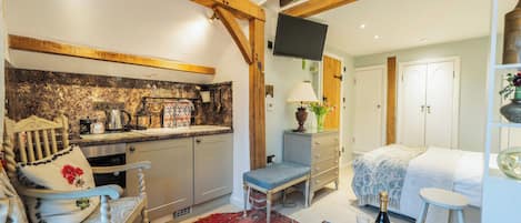 1 chambre, fer et planche à repasser, Wi-Fi gratuit, draps fournis