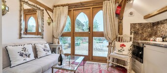 Bramble Bank 'cartshed'-1 Bed Cottage-sleeps 2