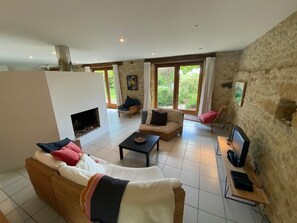 TV, fireplace, DVD player