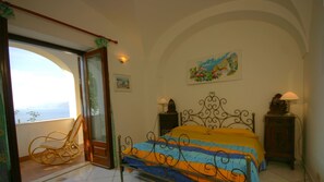 3 bedrooms, iron/ironing board, WiFi, bed sheets - Casa sole luna, Romantic Sea View Beach House, Near Positano, private parking (Praiano)