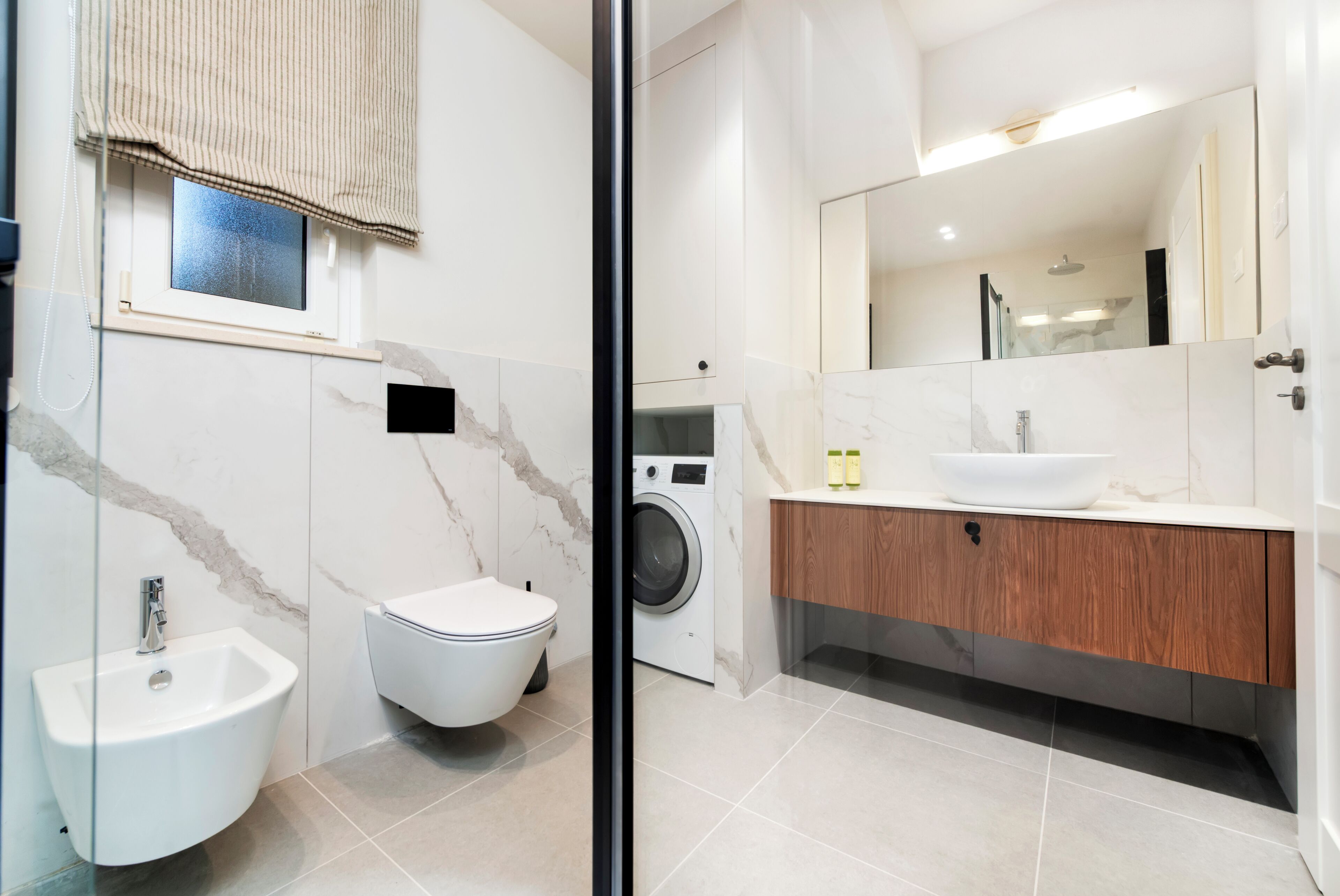 Deluxe Apartment, 4 Bedrooms, Terrace, Pool View | Bathroom | Shower, towels