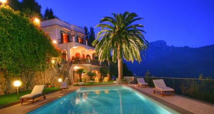 Lo sguardo sul mare, Luxury Ravello Villa, Private Pool, Great View, parking