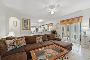 Télévision, baby-foot