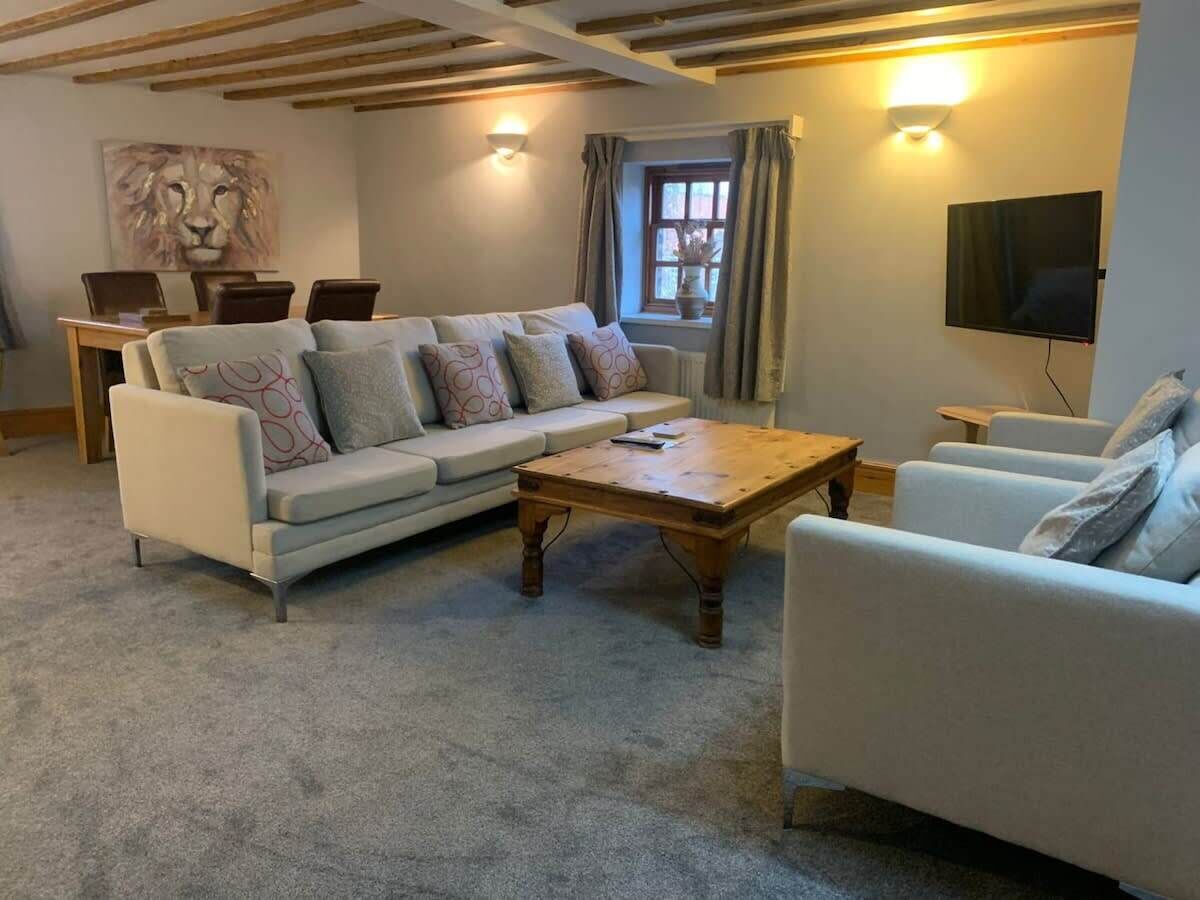 TV, DVD player, offices
