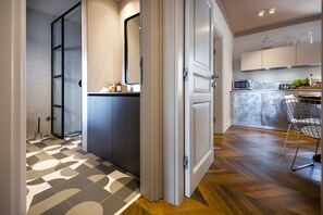 المنشأة من الداخل