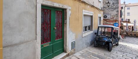 Bagian depan properti