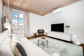 Design appartement, 2 slaapkamers | Woonruimte | Lcd-televisie