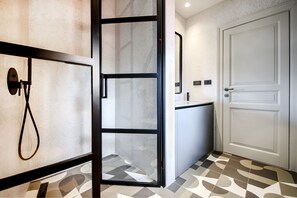 Design Apartment, 2 Bedrooms | Bathroom | Shower, towels - Campitelli Design Apartment (Rovinj)