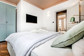 2 عدّة غرف نوم وستائر تعتيم ومكواة/لوح كي وواي فاي مجانًا