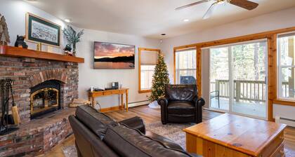 Skidder Trail Family Lodge 4 Bedroom Home by RedAwning