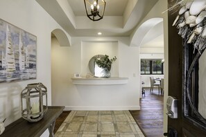 Interior - New Exquisite Sea la Vie condo in Avila Beach (Avila Beach)