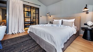 3 bedrooms, iron/ironing board, WiFi (free), bed sheets - Villa Renata with Pool and Sauna (Rovinj)