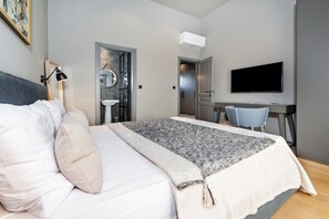 Design Villa, 3 Bedrooms, Private Pool | 3 bedrooms, blackout drapes, iron/ironing board, free WiFi
