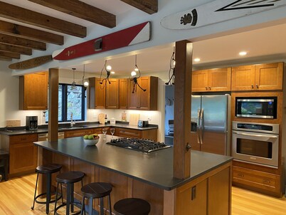 Fabulous year round waterfront retreat on Lake Waramaug