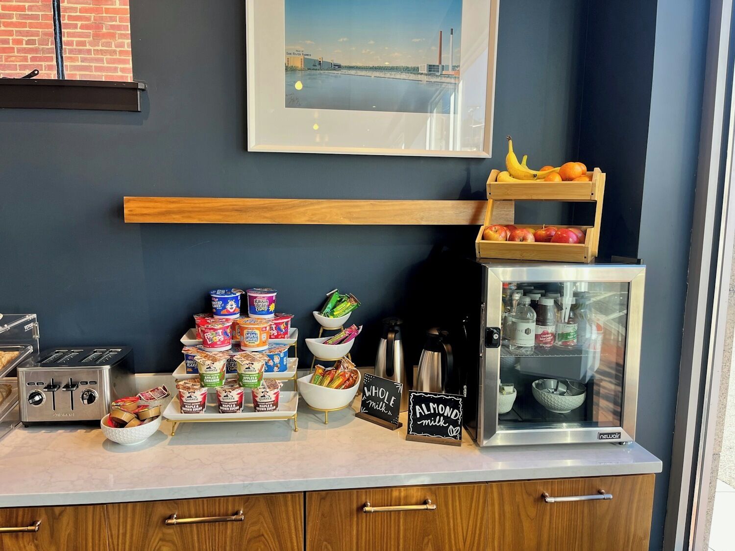 free daily continental breakfast