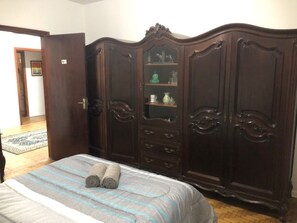 3 bedrooms, WiFi, bed sheets