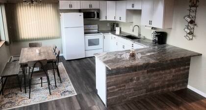 Beautiful Condo With Mountain Views