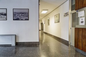 Interni