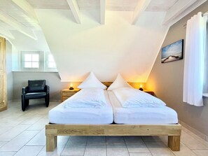 3 bedrooms, iron/ironing board, travel crib, free WiFi
